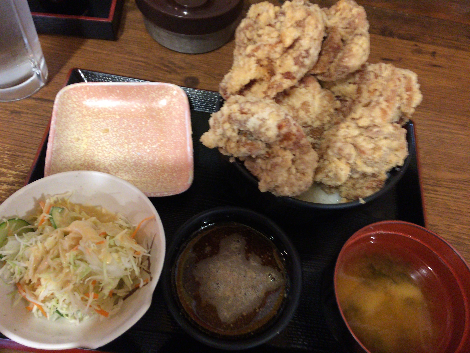 立川名物 ひなたかなた の でか盛り唐揚げ丼 東京ワタシstyle